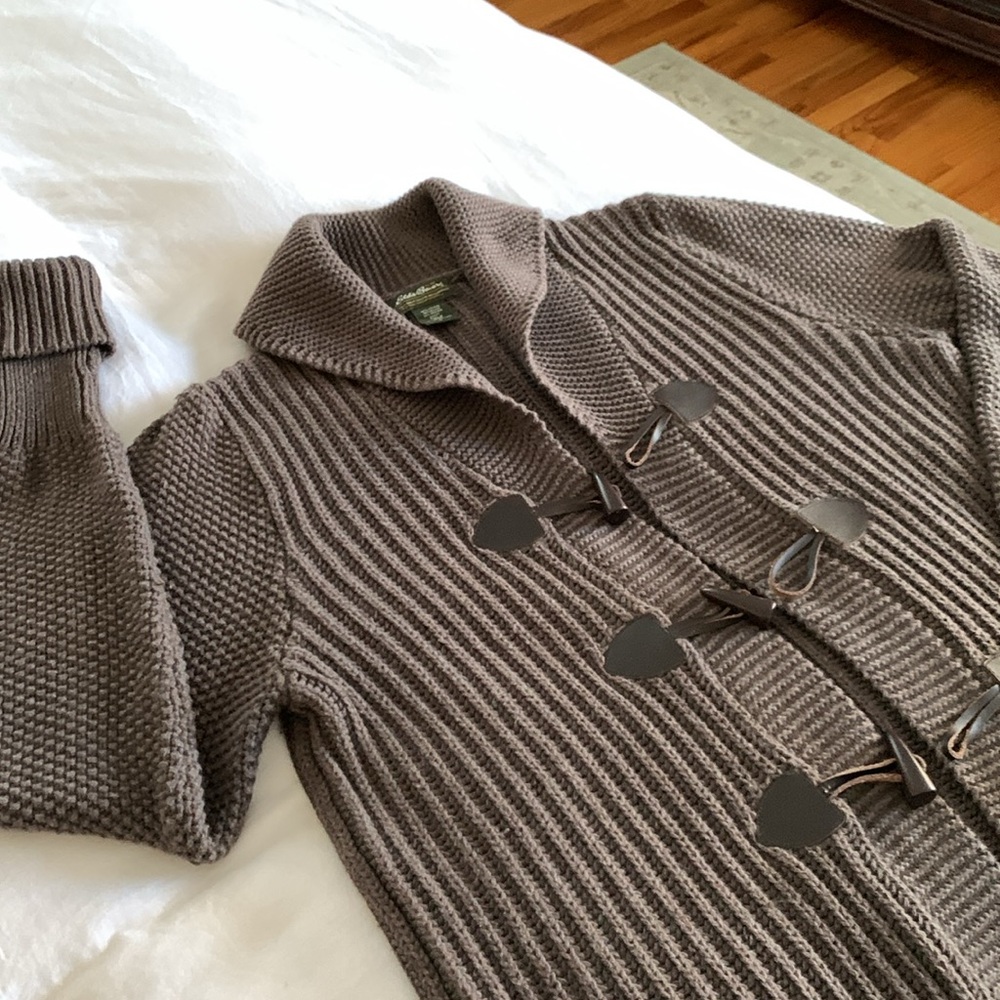Eddie Bauer casual knit cardigan. Taupe brown colour.